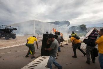 Alexandre de Moraes concede domiciliar a Fátima de Tubarão e mais 18 idosos do 8/01