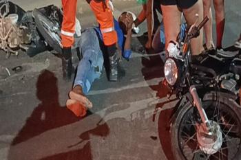 Colisão entre motos deixa motociclistas com ferimentos graves