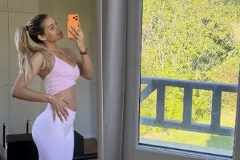À espera de filho com Endrick, Gabriely Miranda exibe barriguinha de grávida