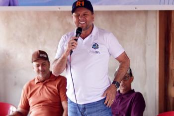 Associações de Santa Luzia e Espigão do Oeste recebem implementos com apoio de Cirone