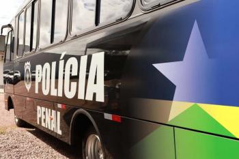 Governo de Rondônia amplia estrutura e atuação da Polícia Penal do estado com entrega de micro-ônibus, em Porto Velho