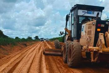 Serviço emergencial de manutenção é realizado pelo governo de RO na Rodovia-457, no Vale do Jamari