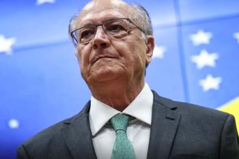 É factoide do clã Bolsonaro para desviar do caso Master, diz Alckmin