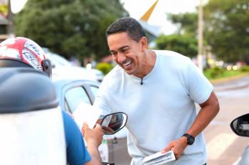 Eyder Brasil leva conscientização sobre saúde mental às ruas durante o Janeiro Branco