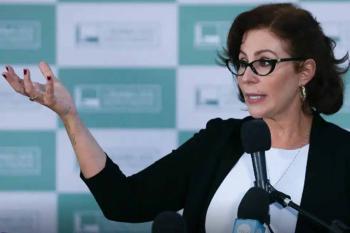 Carla Zambelli renuncia ao mandato; Câmara dará posse ao suplente