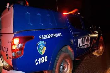 Motorista de caminhonete passa atirando e provoca pânico entre os moradores 