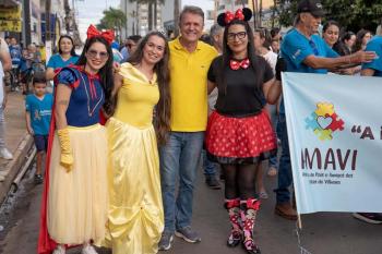 Deputado Luizinho Goebel participa de caminhada de conscientização do autismo em Vilhena