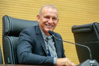 Deputado Ezequiel Neiva garante mais segurança em escola de Machadinho do Oeste com recurso para construção de muro