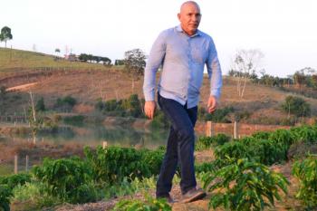 Deputado Ezequiel Neiva garante recurso para corte de morros no PA Belo Horizonte, em Machadinho do Oeste