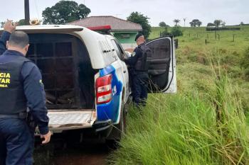 Suspeito é detido por moradores após tentativa de furto em residência