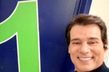 Celso Portiolli supera Globo e lidera audiência com Domingo Legal