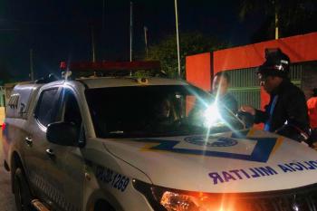 Adolescente de 16 anos é alvejado com tiro por dupla de moto na zona leste