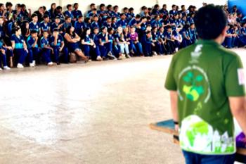 Coleta Seletiva e Geração de Renda promove ação de educação ambiental em escola da rede estadual