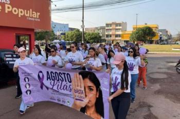 SEMAS promove caminhada em Rolim de Moura e reforça ações de prevenção e combate à violência contra a mulher