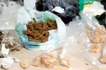 Polícia Civil prende quatro pessoas e apreende drogas e munições