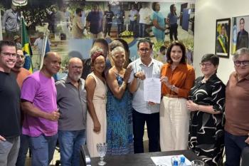 Prefeito Aldo Júlio sanciona lei que valoriza autores locais nas escolas da rede municipal