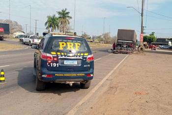 Motociclista fica ferido após colisão com carreta às margens da BR-364