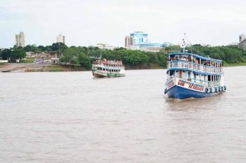 Barqueiros resgatam tradição de passeios pelo rio Madeira