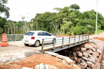 Prefeitura reconstrói ponte do Bate-Estaca e restabelece acesso na Estrada do Santo Antônio