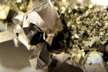 USP desenvolve bateria funcional de nióbio de 3 volts