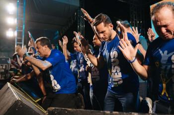 Marcha para Jesus e show de Fernandinho reúnem cerca de 9 mil pessoas no Beira Rio Cultural