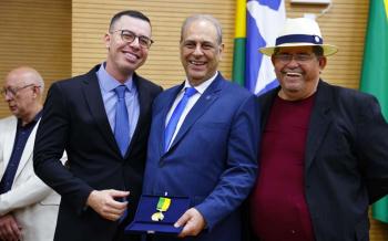 Presidente do TJRO recebe comenda da Federação Nacional dos Comunicadores