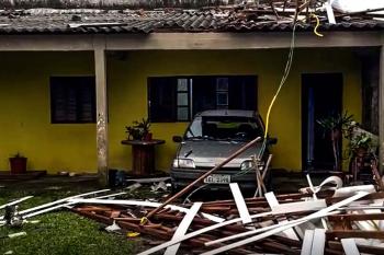 Quatro pessoas estão desaparecidas no RS após temporal