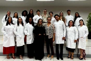 Campus Ji-Paraná reúne alunos da Licenciatura em Química em Cerimônia de Entrega de Jaleco
