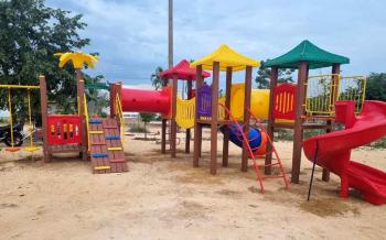 Deputado Pedro Fernandes destina recurso para instalação de playground no Bairro Jequitibá em Rolim de Moura