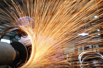 CNI: faturamento da indústria fica estagnado em 2025