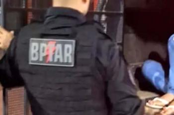 Membros de facção são presos com drogas em casa no bairro Teixeirão 