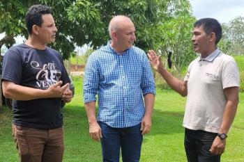 Ezequiel Neiva garante recurso para aquisição de barcos para povos indígenas da Terra Indígena Rio Branco