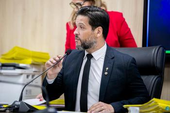 Delegado Camargo cobra transparência sobre fila de exame oftalmológico em Cacoal