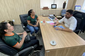 Projeto FAV busca apoio do deputado Jean Mendonça para ampliar atividades do voleibol em Porto Velho 