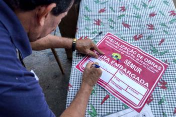 Cidadão pode informar sobre obras irregulares pelo WhatsApp da prefeitura