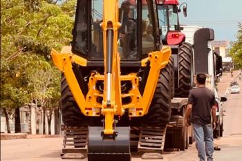 Prefeitura recebe maquinários para reforçar o atendimento aos produtores rurais e manutenção das estradas