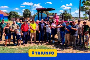 Deputada Gislaine Lebrinha entrega trator agrícola e reforça apoio aos produtores rurais de Triunfo