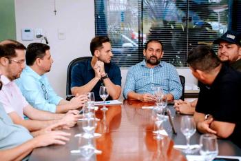 Prefeito Affonso Cândido assina ordem de serviço para cirurgias eletivas com recursos do deputado Laerte Gomes