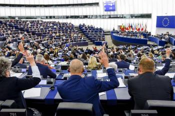 Eurodeputados querem apoio total à Ucrânia para que país vença guerra