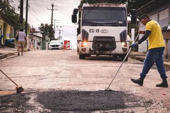 Bairro Eletronorte recebe serviço de tapa-buracos e melhorias em ruas