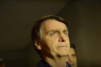 Bolsonaro deve ser internado nessa quarta-feira (24) para realizar cirurgia