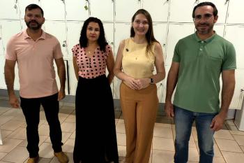 Deputada Gislaine Lebrinha acompanha entrega de móveis na Escola Regina