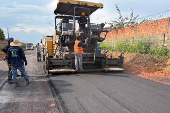 Bairro Novo Horizonte recebe 650 metros de asfalto na Rua Circular I