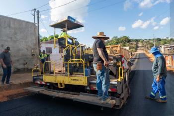 Mais asfalto: Prefeitura de Jaru finaliza pavimentação da Rua Adalberto Costa Gadelha