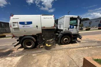 Caminhão varredeira reforça limpeza urbana e moderniza serviços em Ji-Paraná