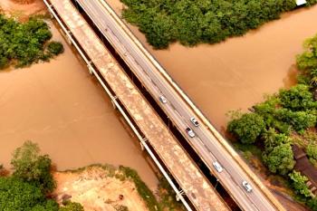 Após intensas chuvas, nível do Rio Jaru se aproxima dos 8 metros