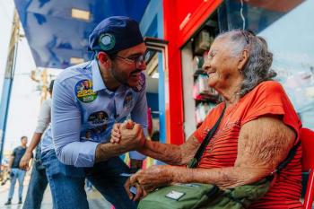 Dr. Fernando Máximo leva a campanha para a rua e conversa com a população da zona Sul de Porto Velho