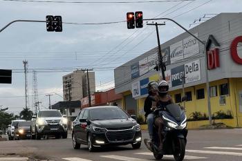 Proprietários de veículos com placa final zero devem atualizar licenciamento anual até 29 de outubro