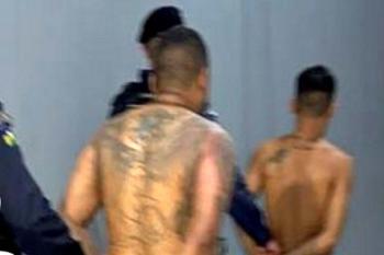 PM estoura boca de fumo e prende dupla com drogas na zona sul
