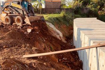 Equipe da Semod com obras de drenagem na avenda sete de setembro